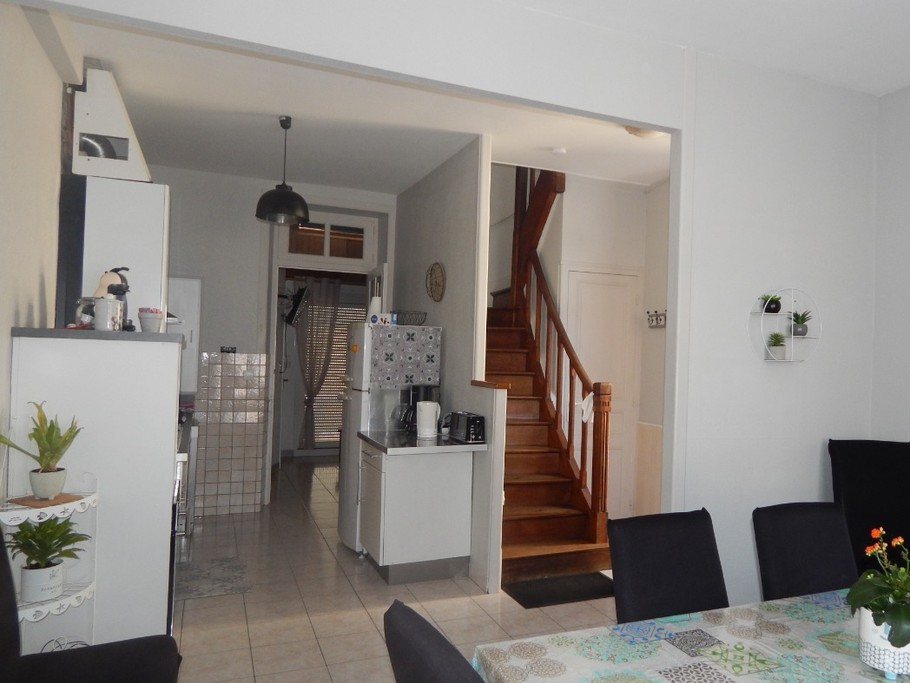 Pièce de vie avec cuisine et séjour