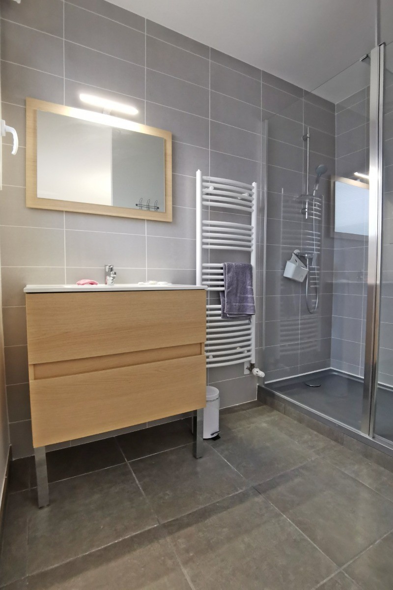 Salle d'eau privative à la chambre 1