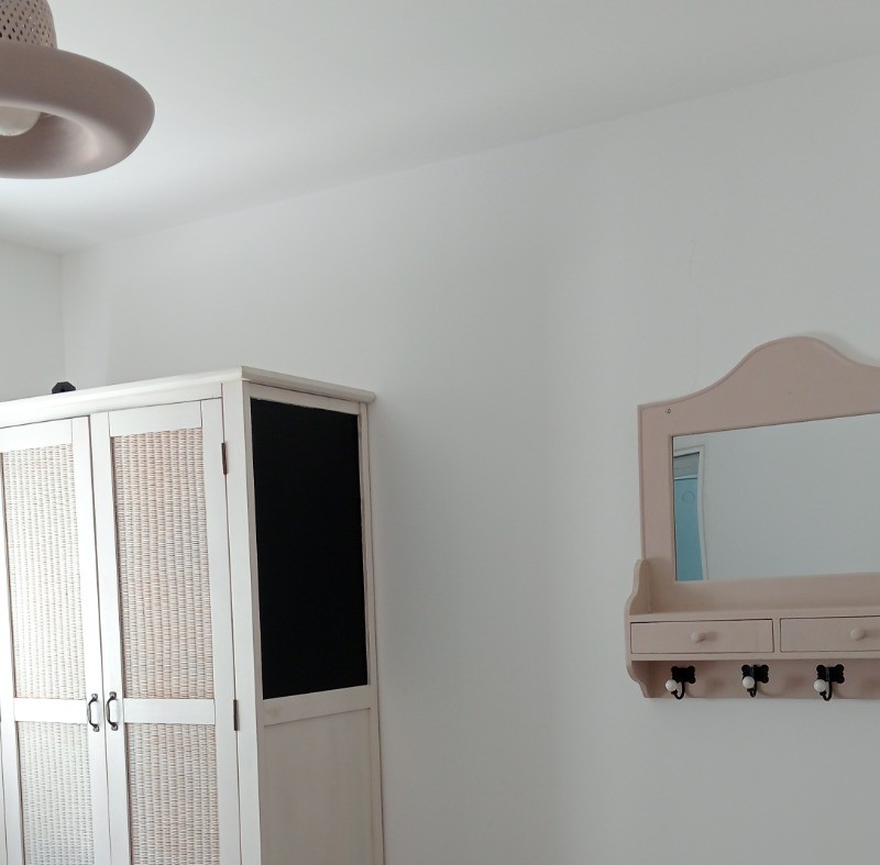 Chambre 2 avec un lit en 140