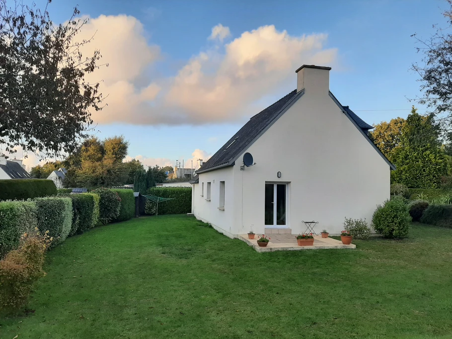 vue de la terrasse et du côté Ouest (cuisine salon)