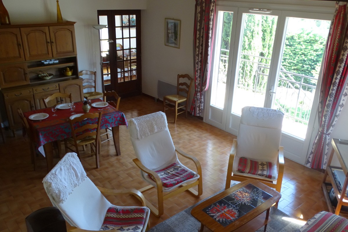 Séjour et balcon