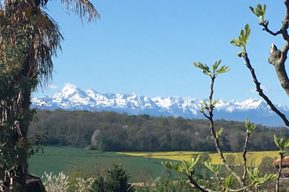 Les Pyrénées vue du Gite Au Bouzigues