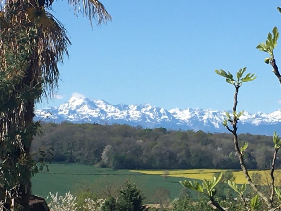 Les Pyrénées vue du Gite Au Bouzigues