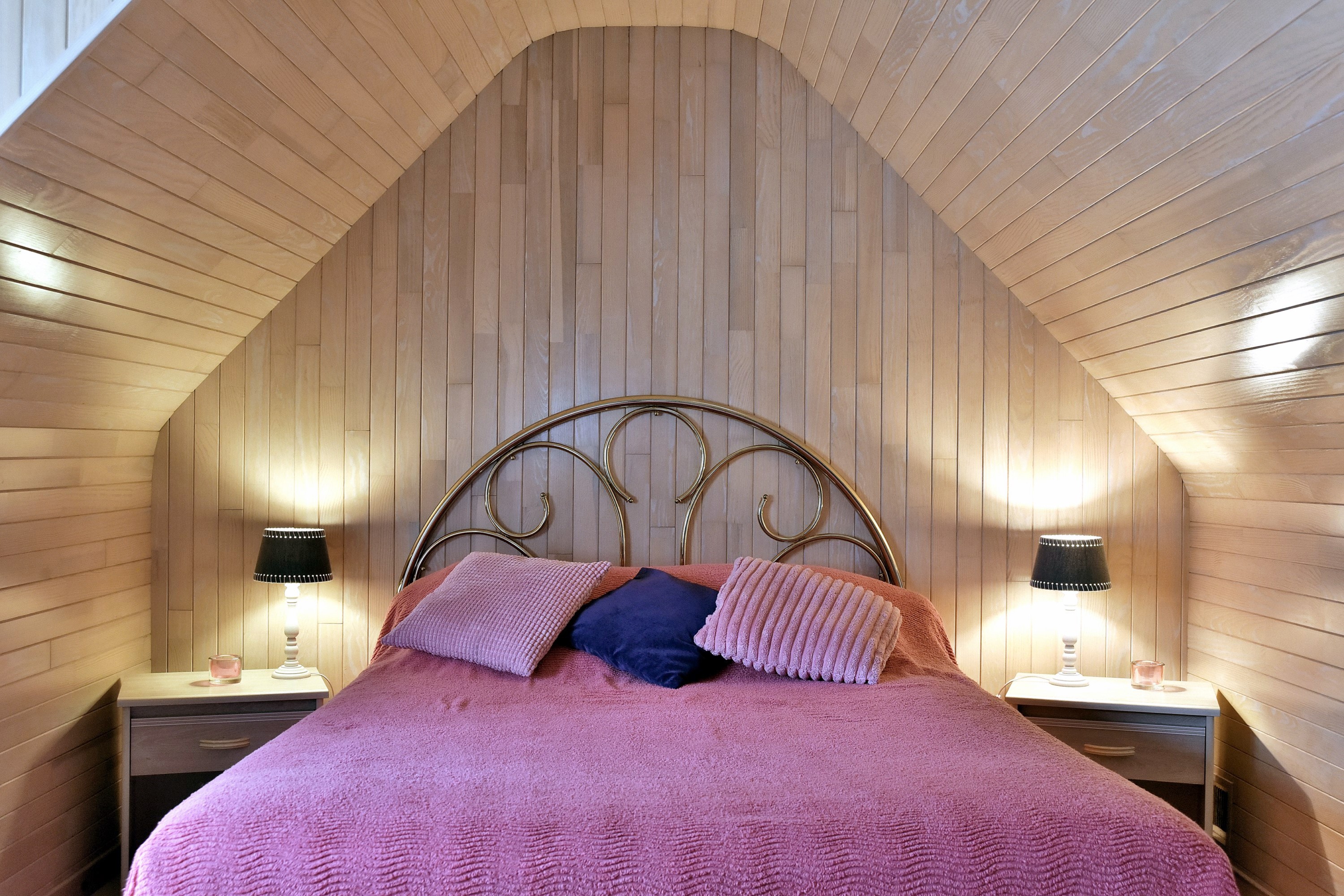 Chambre pour 2 personnes (lit 140 cm) avec TV.
