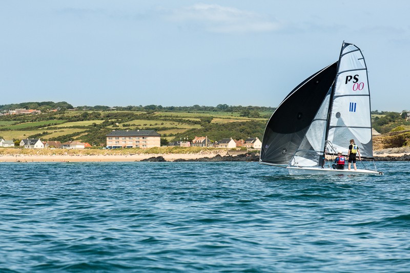 Cerf-volant, baignade, surf, concours de châteaux de sable, randonnée ou encore longe-côte, voile légère, équitation, tennis de plein air, toutes les activités sont à portée de main à Siouville-Hague.(photographie Thierry Houyel)