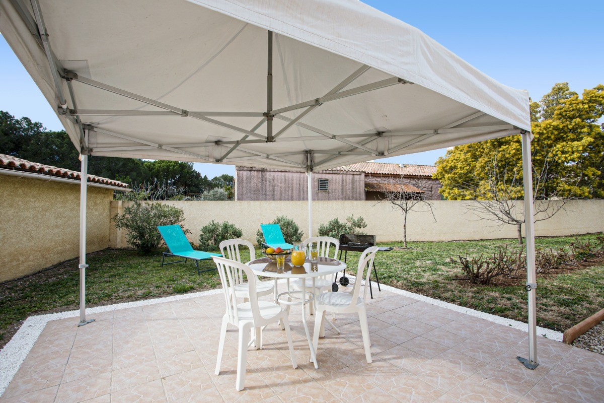 Terrasse avec auvent