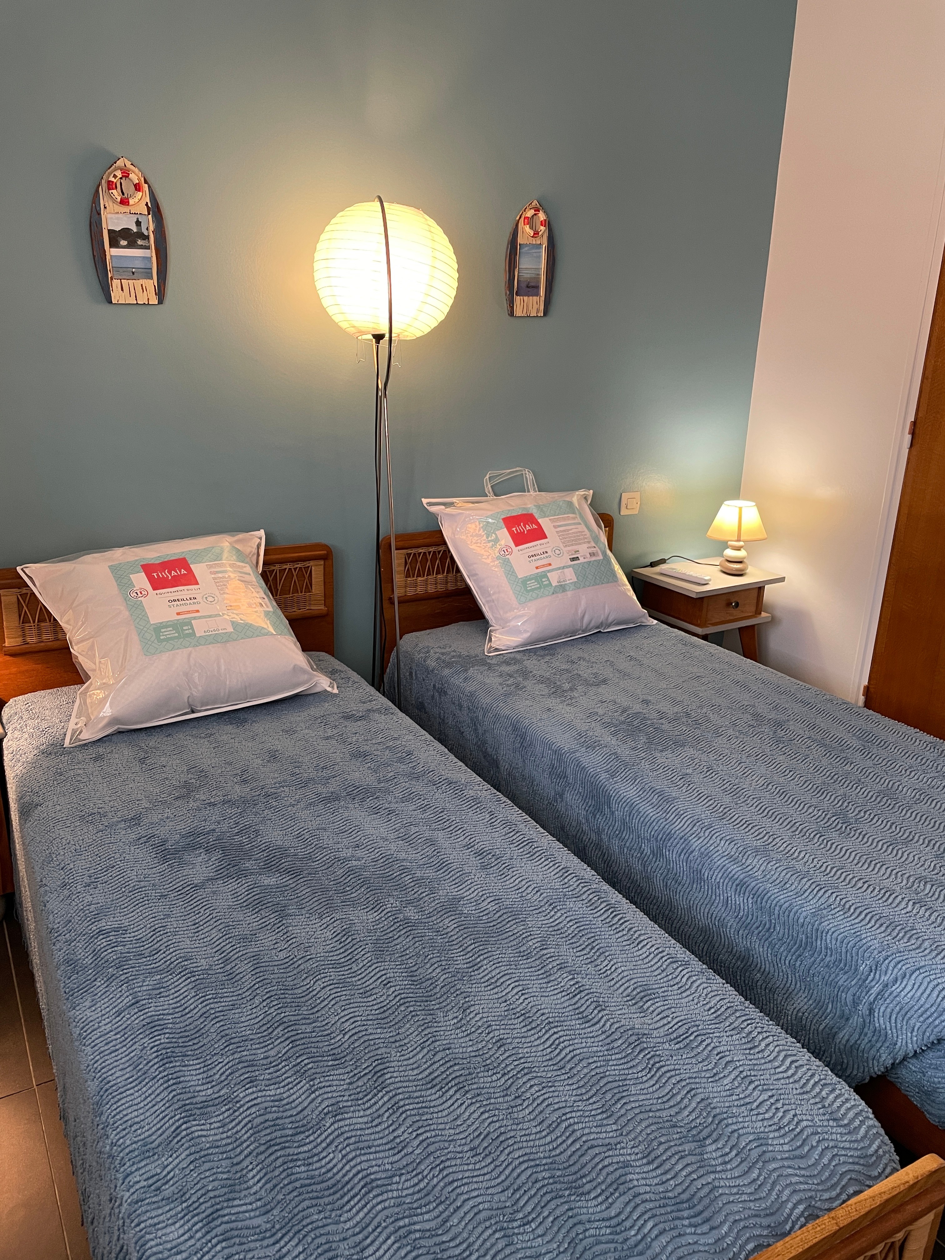 Chambre 2 lits avec placard et penderie