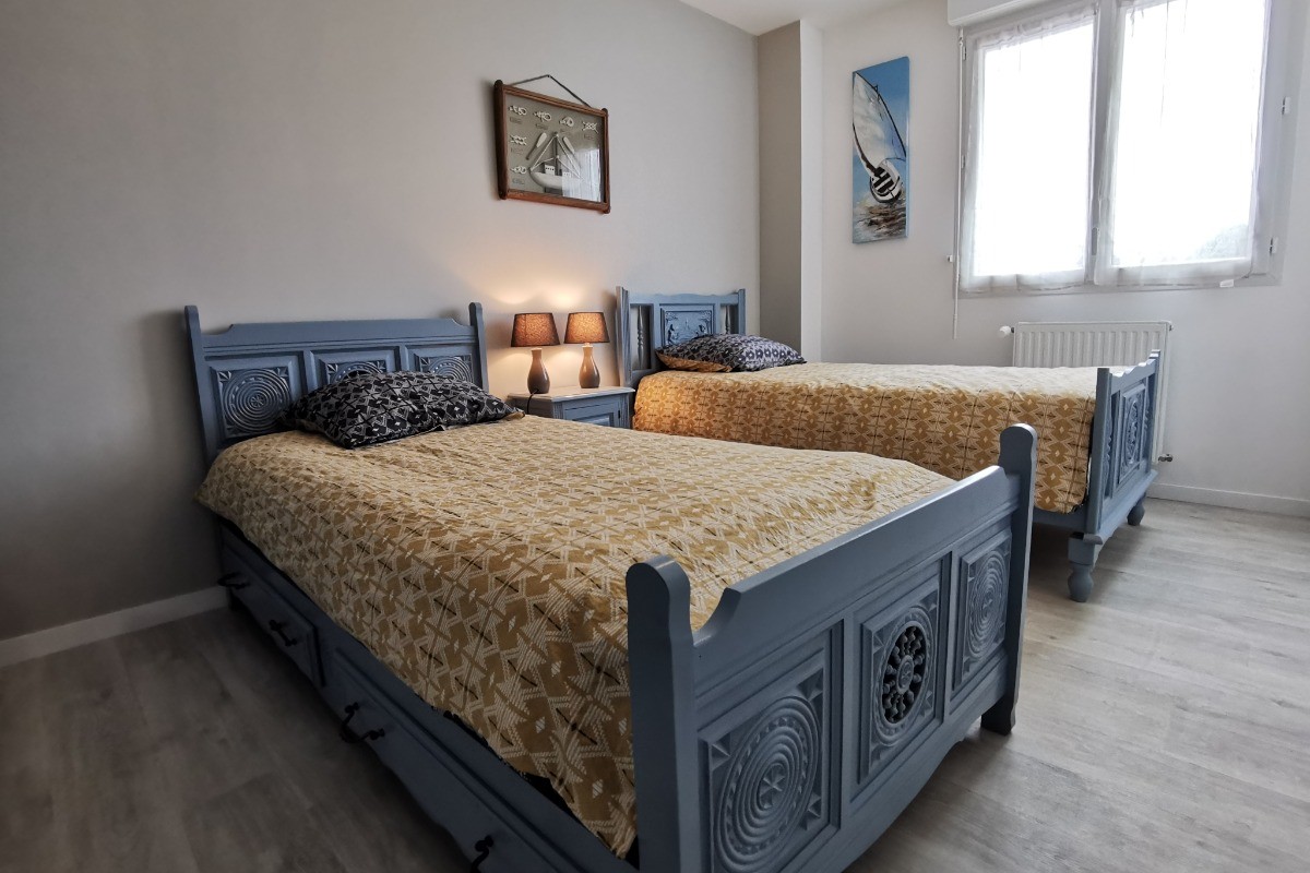Etage: Chambre 4 avec 2 lits 90