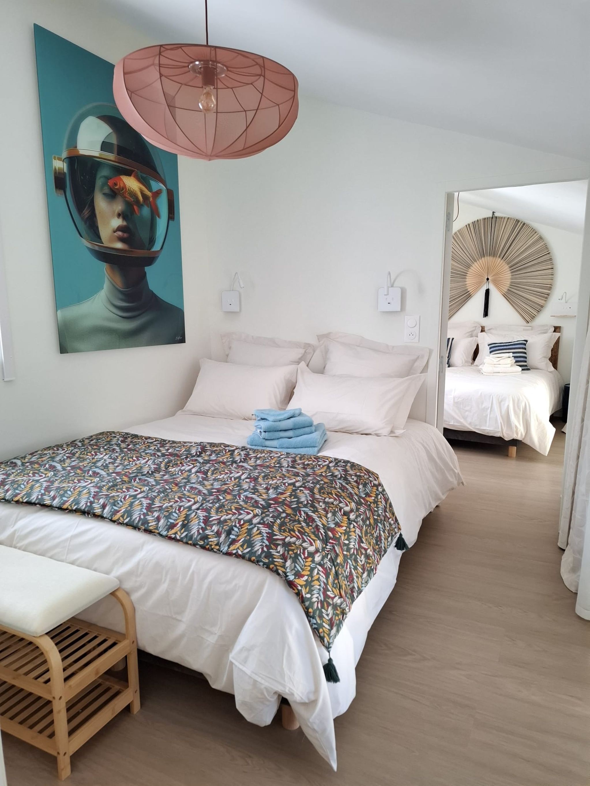 2 chambres en enfilade au 1er étage avec rideaux occultants