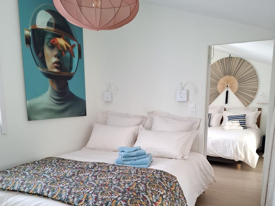 2 chambres en enfilade au 1er étage avec rideaux occultants