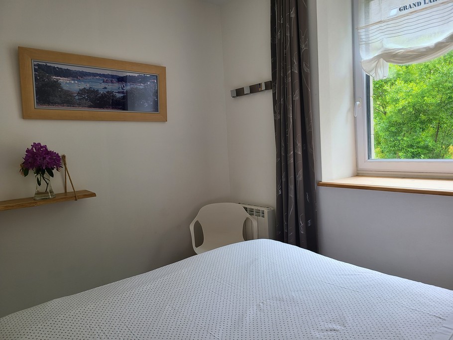 2 twin beds
