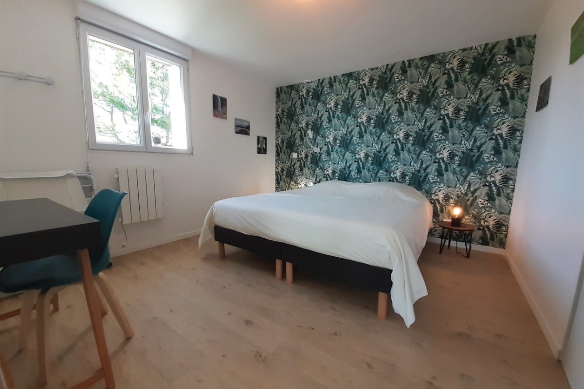 AR KAARDI, location de vacances 4 personnes, Clévacances,Trévou Tréguignec, chambre