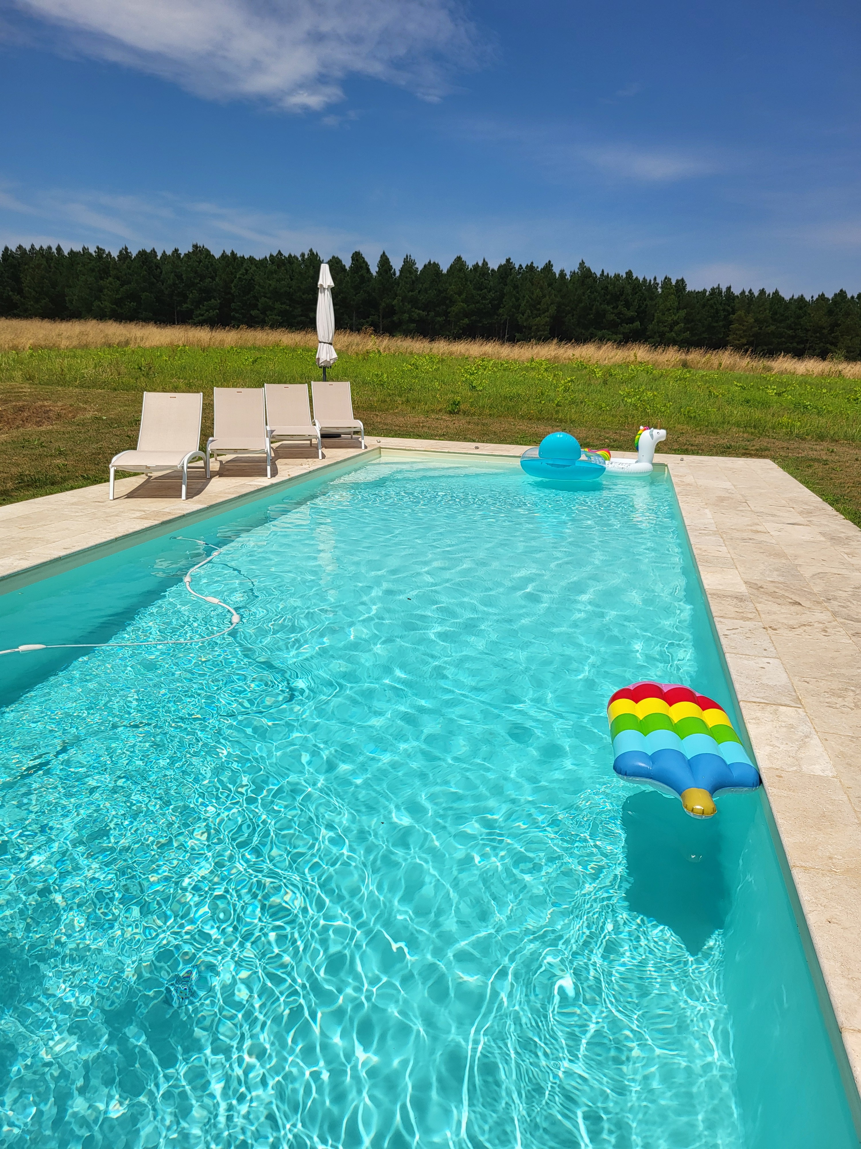 Swimming pool - gîte de Peyrucolle
