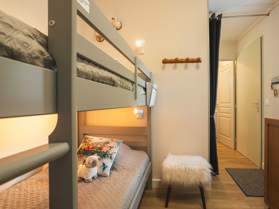 Chambre cabine enfant avec 2 lits superposés de 90 cm