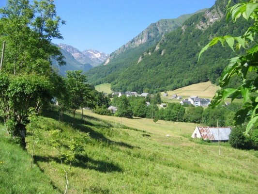 Depuis Auroki, Vue vers La Mongie