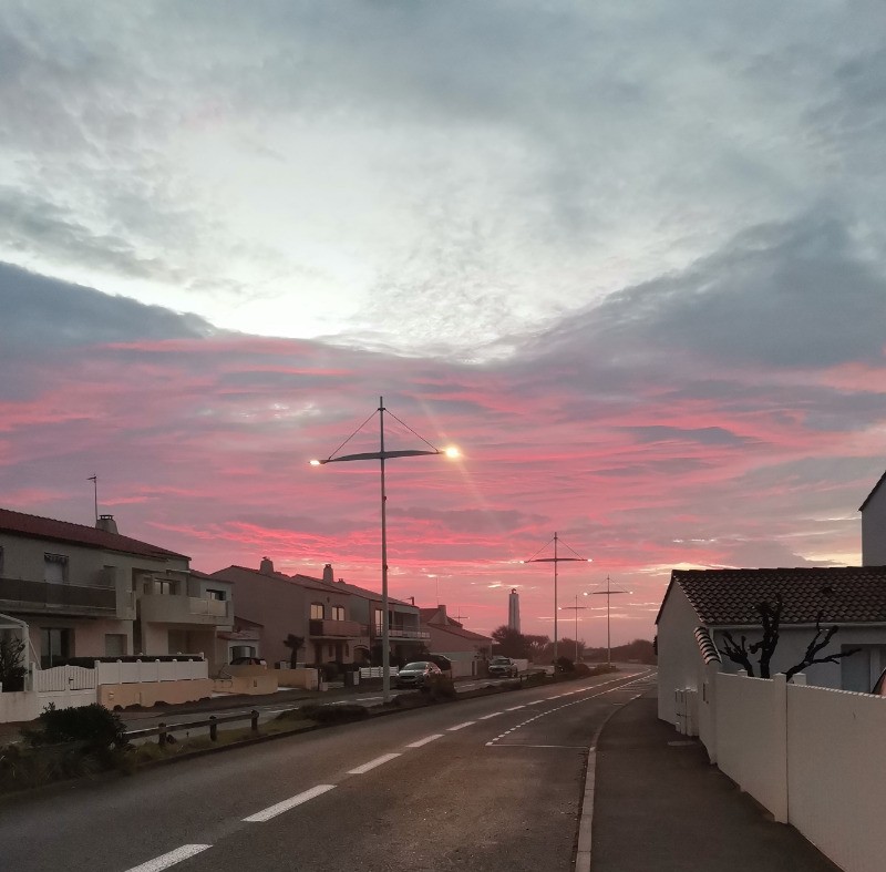 Soleil levant côté rue