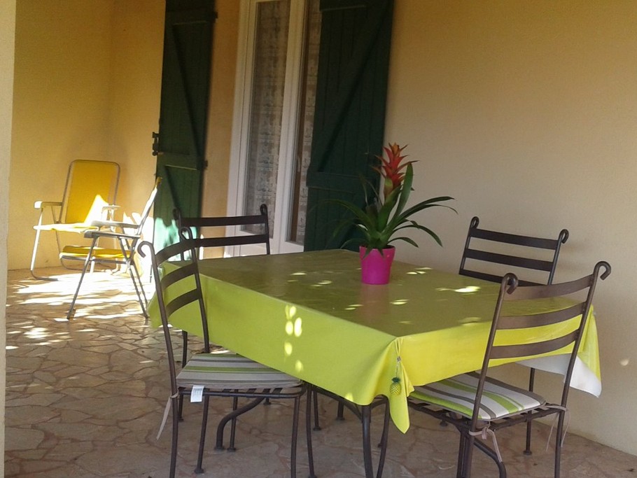 La terrasse privative, Gîte Campagne Chasteuil (Var, Provence)
