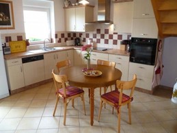 Gîte de Kerguinou, St-Pabu, entre Terre et Mer, cuisine aménagée, très bien équipée