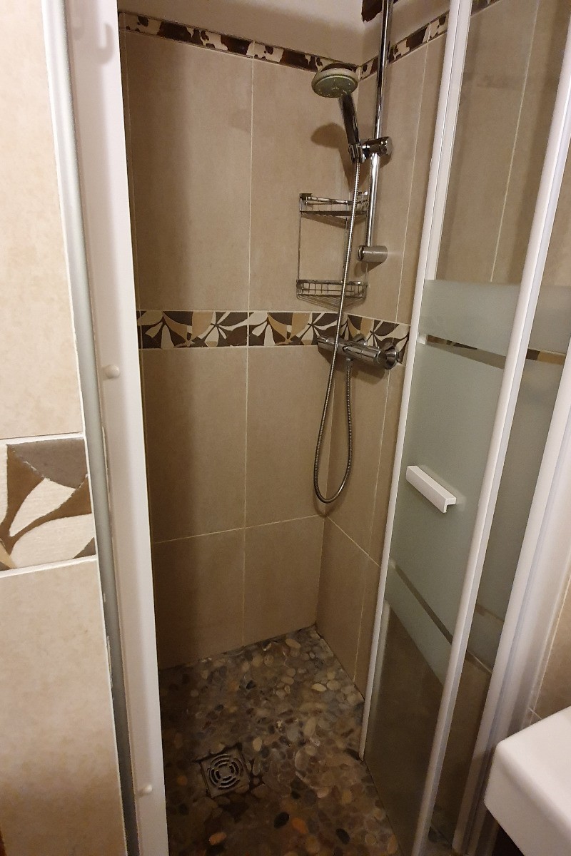 LA DOUCHE
