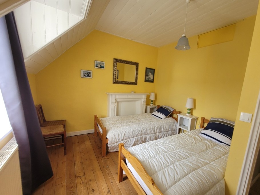 Location, 4/6 personnes à TREBEURDEN à 5 minutes PLAGE - 10 minutes PERROS-GUIREC - COTES D'ARMOR - BRETAGNE - chambre twin