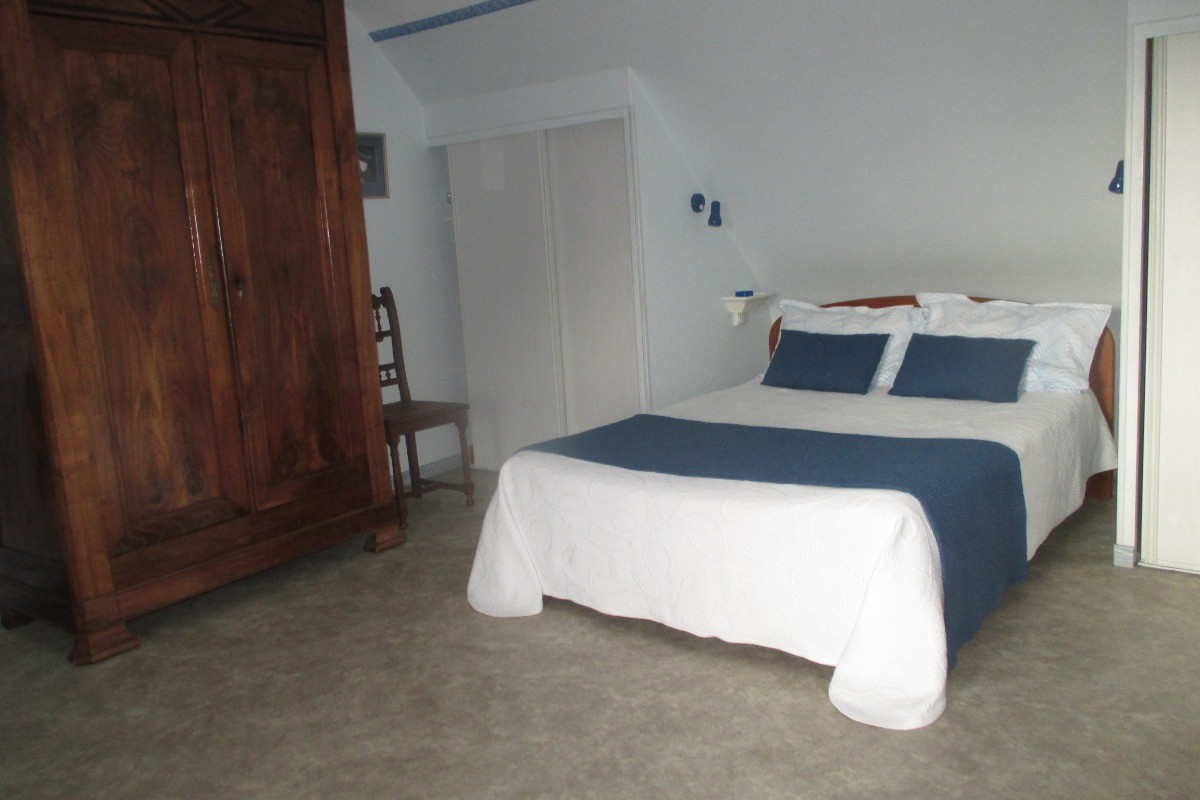 Etage: Chambre 2 avec lit 140 et lit 90