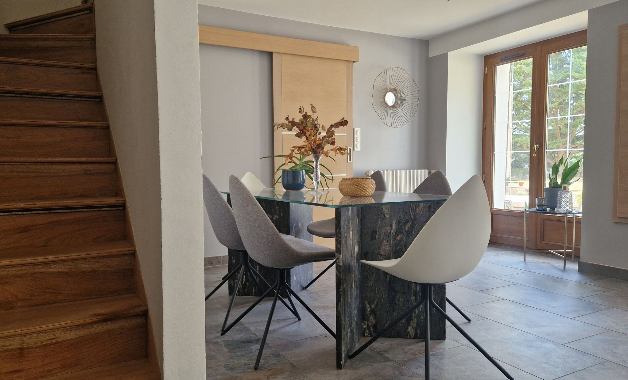 L'escalier qui mène à l'étage, Chambres d'hôtes Le Clos des Champis pour 2 personnes près de Châtellerault, Vienne