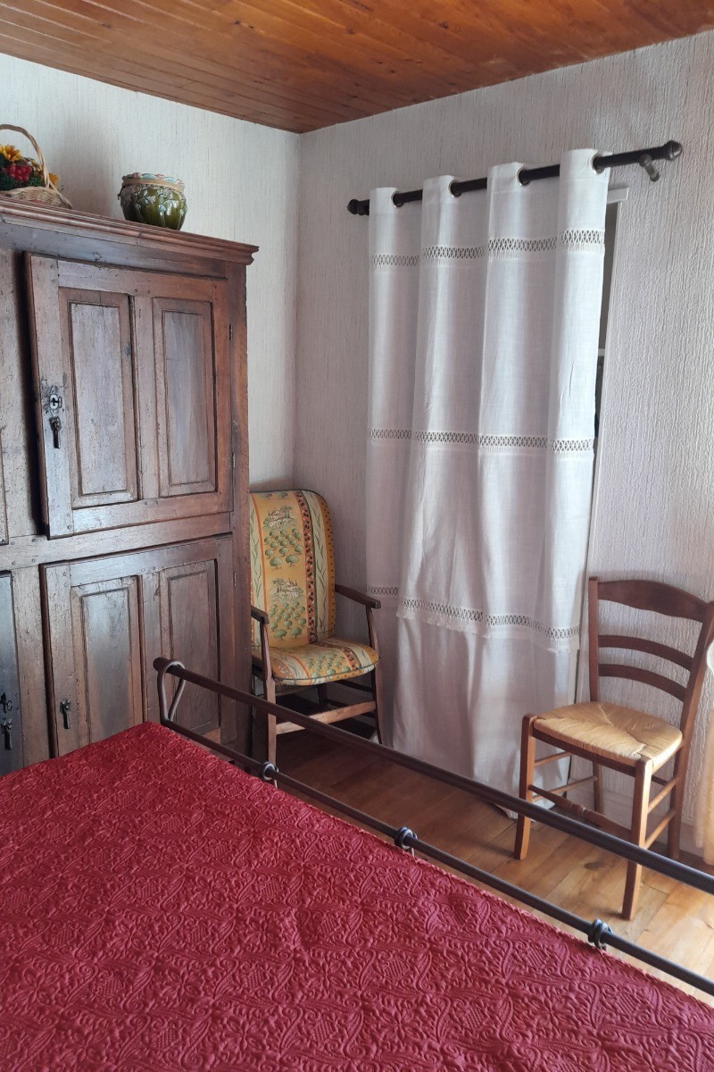 Belle maison de pays - chambre 1