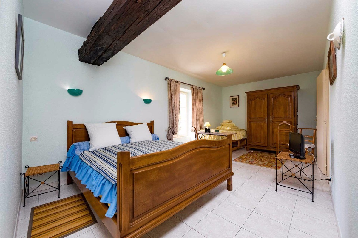 Chambre 1 lit double et 1 lit simple - Bienvenue au Pays de Jeanne