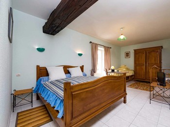 Chambre 1 lit double et 1 lit simple - Bienvenue au Pays de Jeanne