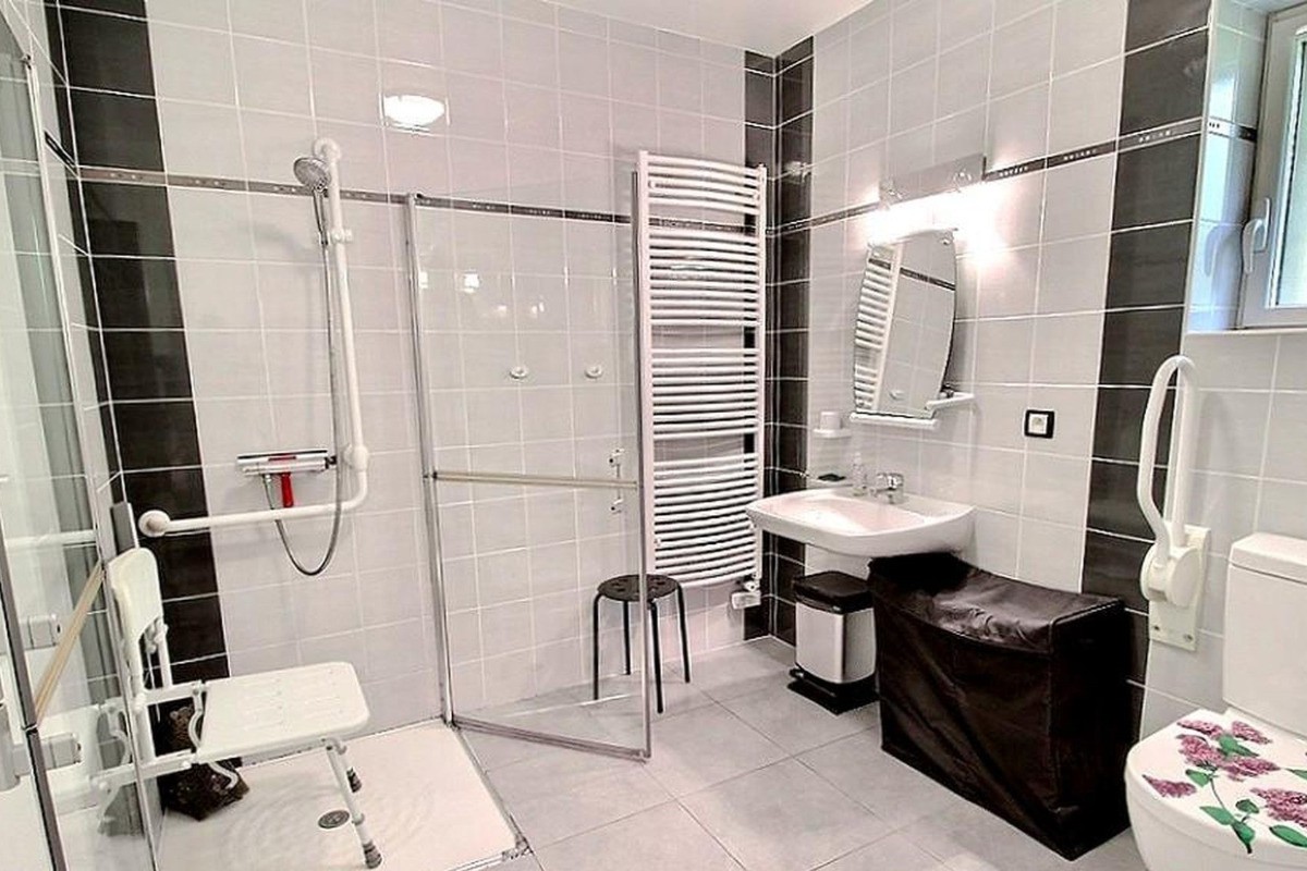 Salle d'eau chambre rez-de-chaussée