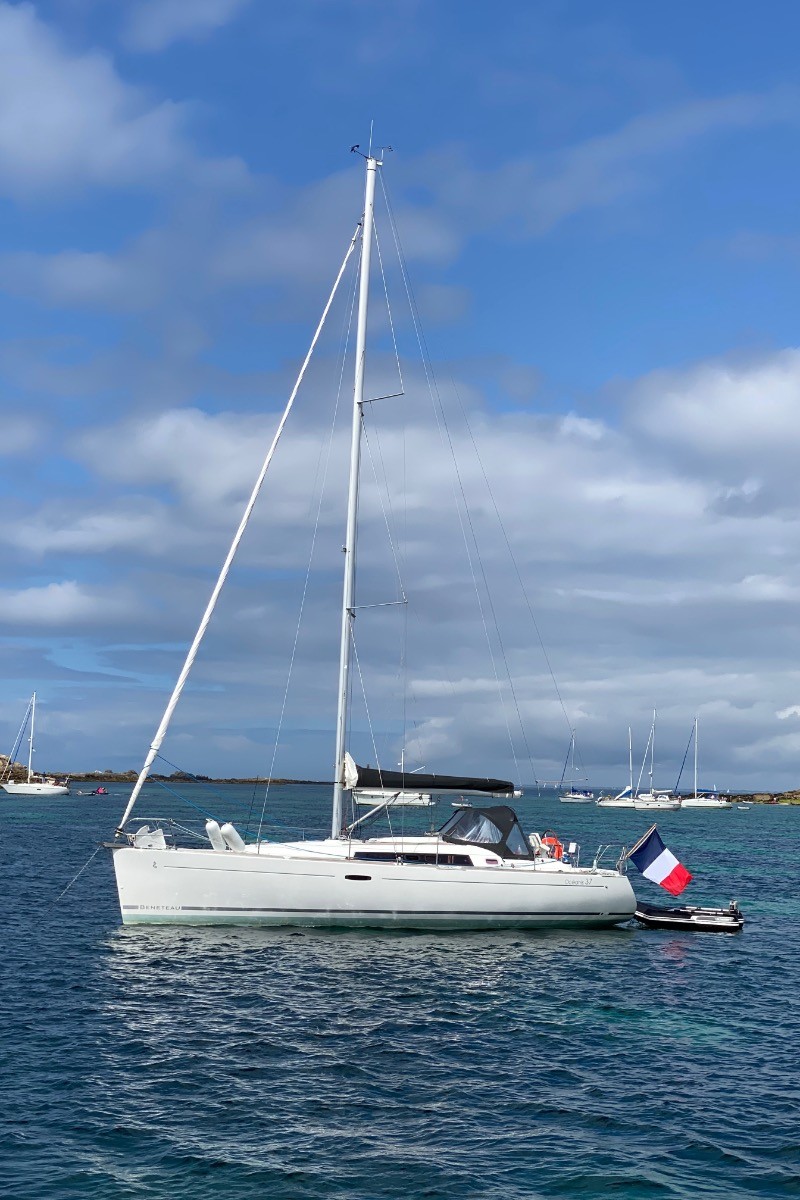 Sailing trip possible with the Oceanis 37. Sailing trip possible with the Oceanis 37