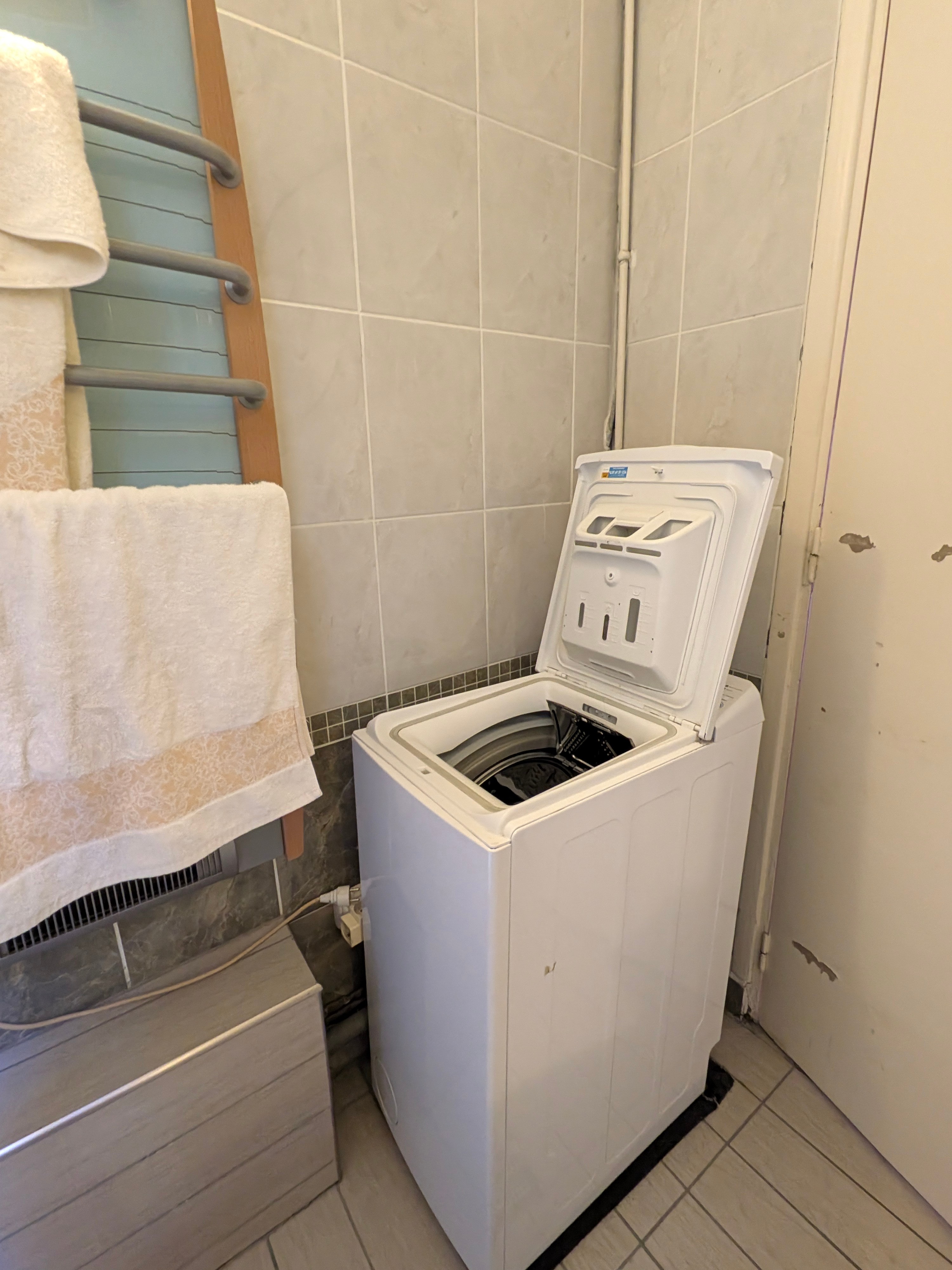 washing machine - Two-bedroom flat in central Toulouse – 2 bedrooms, balcony, near the Marengo-SNCF metro station