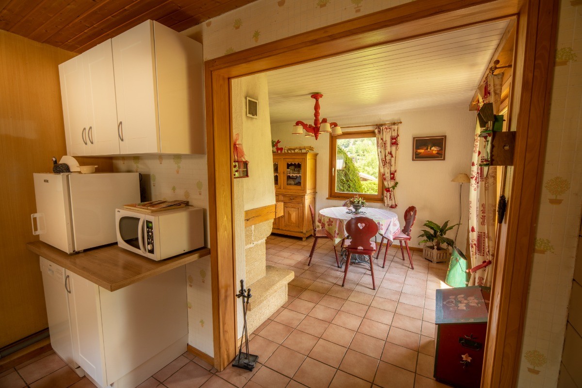 Depuis la cuisine,