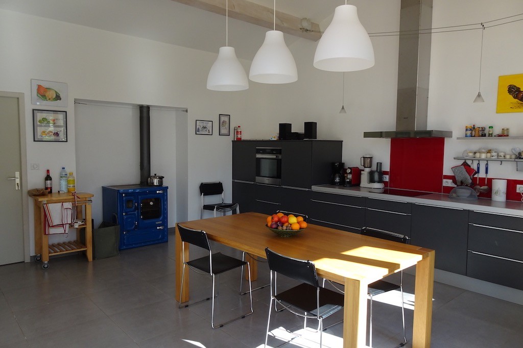 La spacieuse cuisine - salle à manger