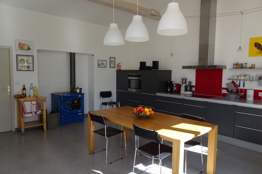 La spacieuse cuisine - salle à manger