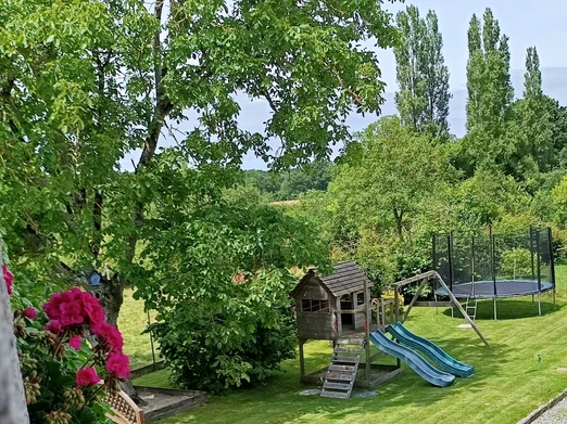 Extérieur : structure jeux/ trampoline