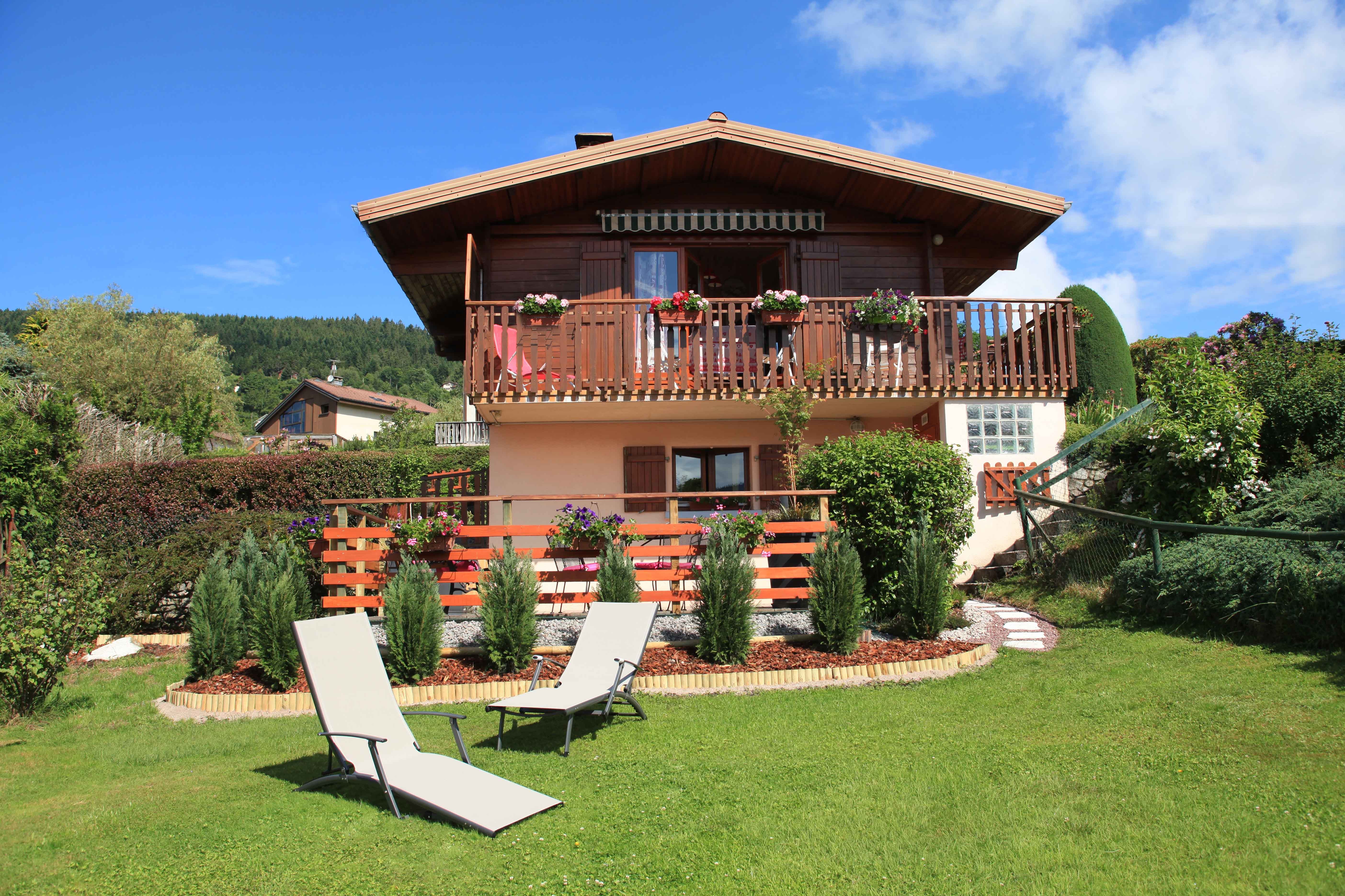 Vue du chalet en été - Chalet Nid Douillet