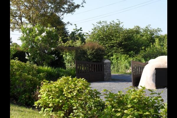Entrance to the inner courtyard and its well