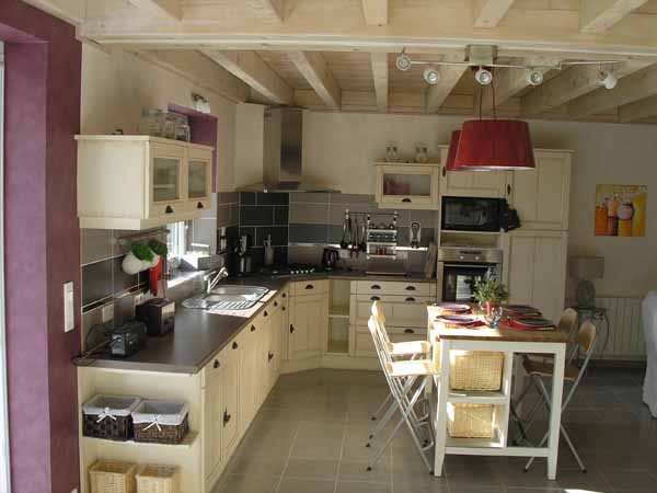 Aloreedubois, gîte 6 pers., Saint Ours les Roches, Puy de Dôme, Cuisine