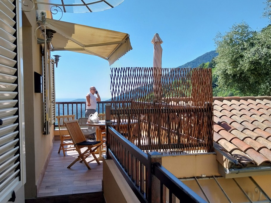 Accès entrée et terrassse