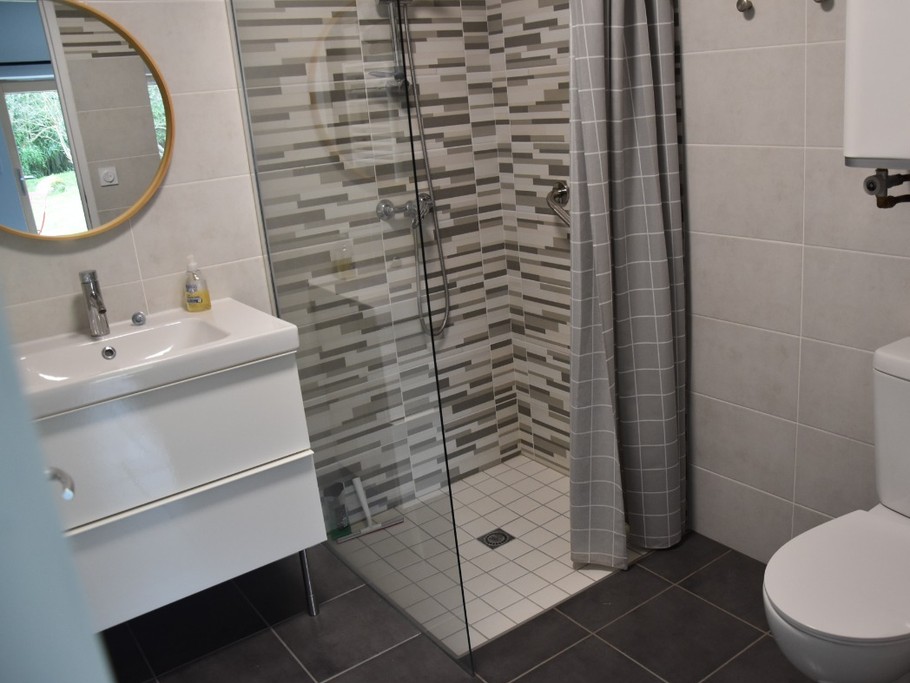 Clévacances, Location, 2 personnes, Mellionnec, salle de bain