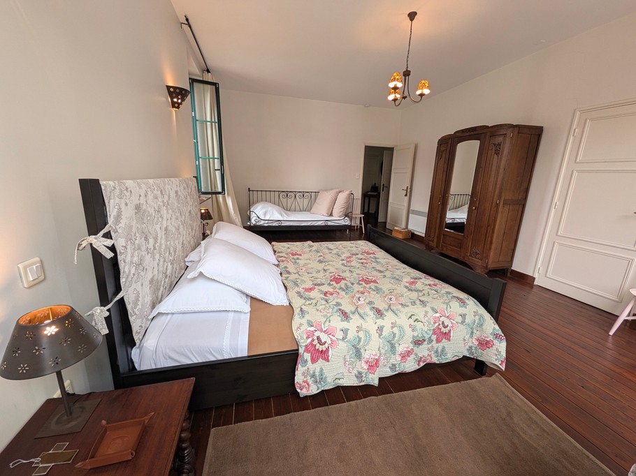Chambre Aliénor "La Fuite en Egypte" à Moissac