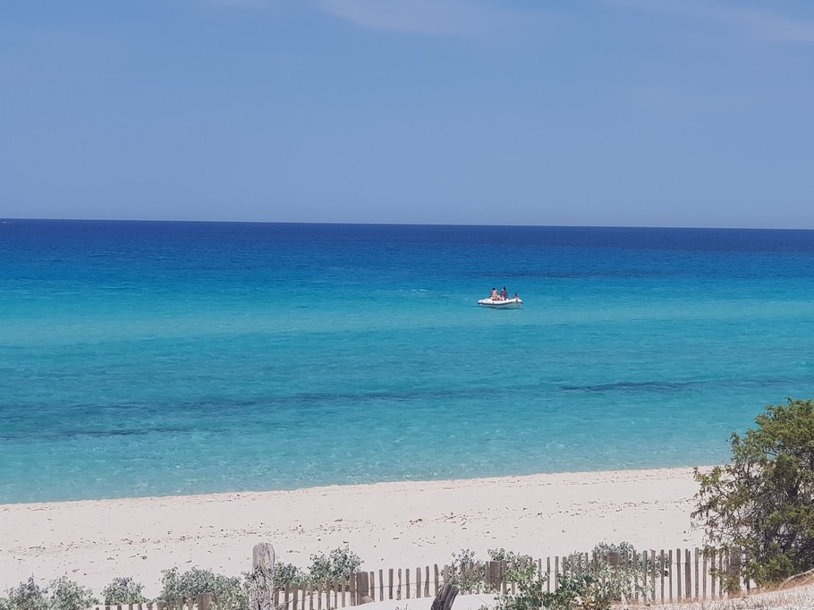 Plage de Saleccia sable blanc et eau turquoise.