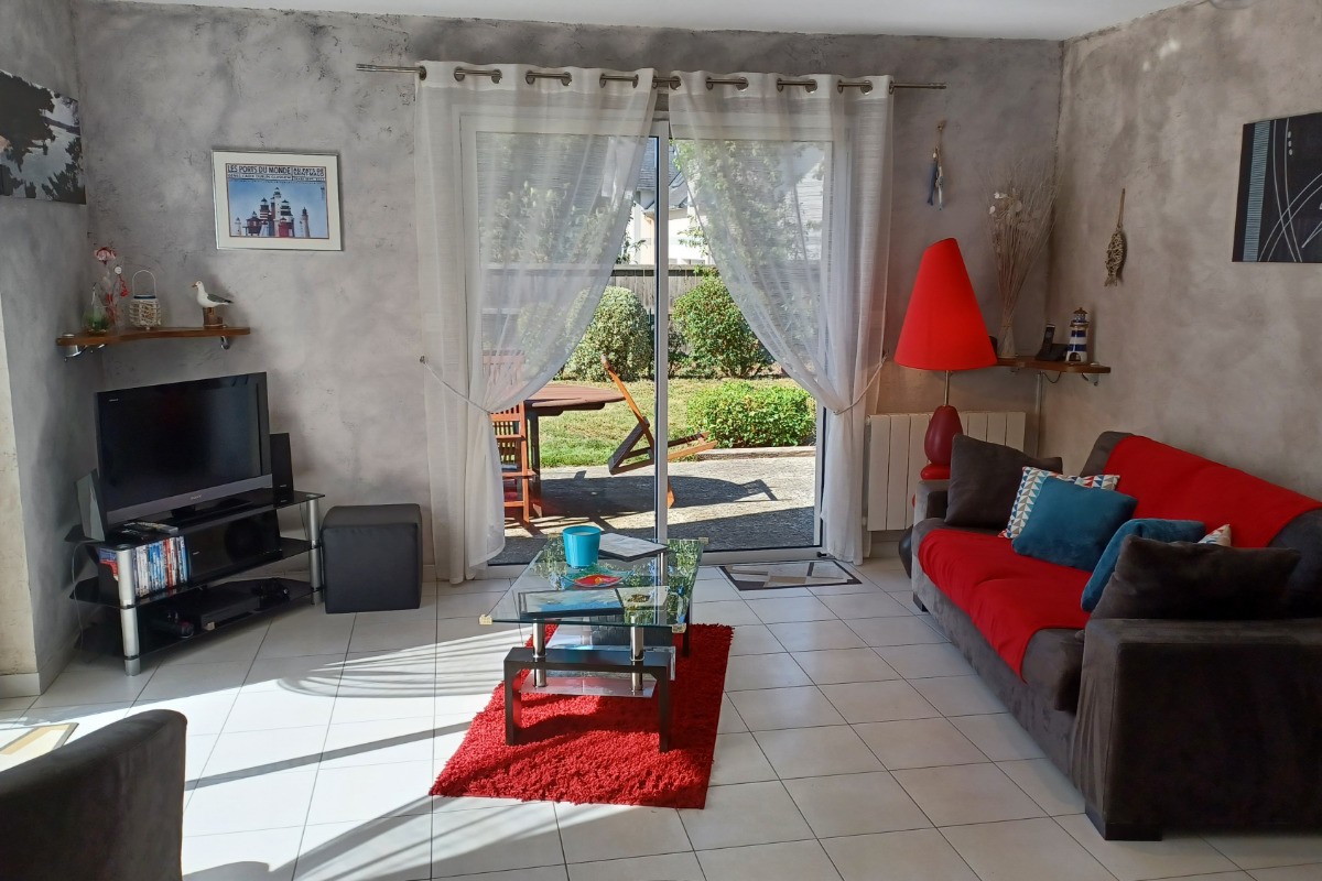Le salon avec canapé convertible
