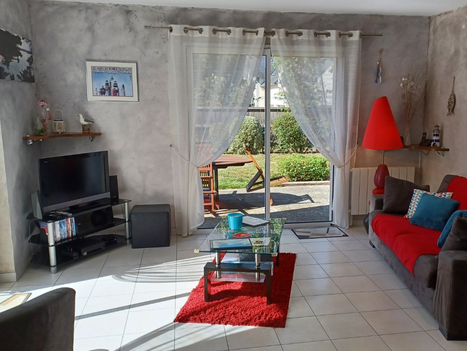 Le salon avec canapé convertible