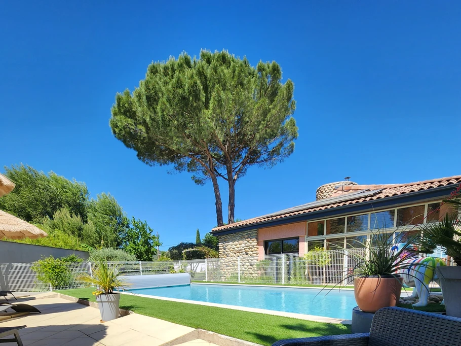 Piscine au sel, chauffée en saison