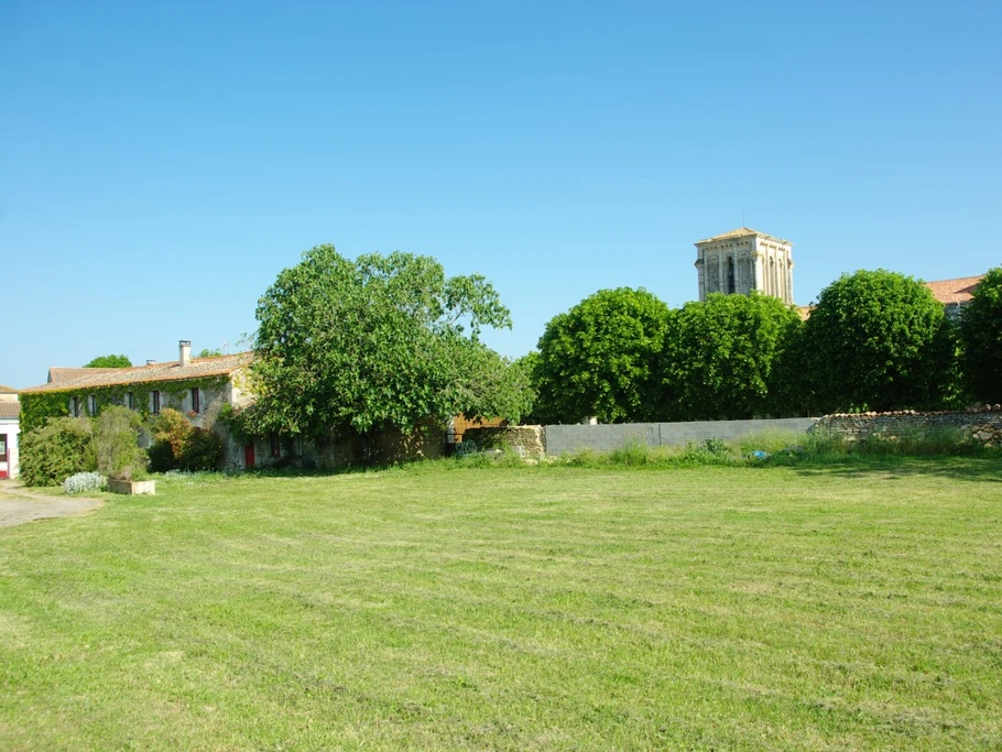 Accès grand terrain