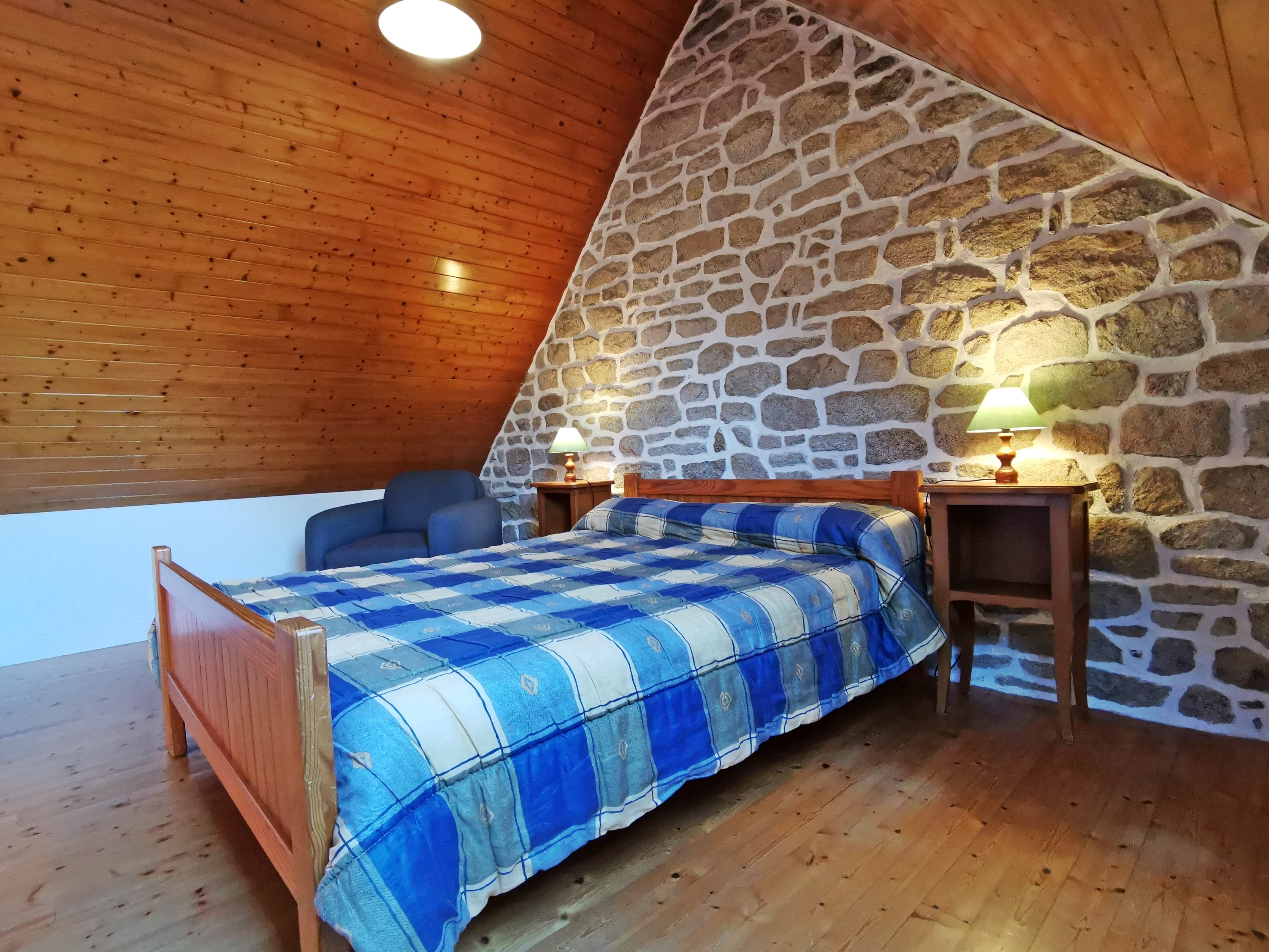 Etage: Chambre 1 avec lit 140