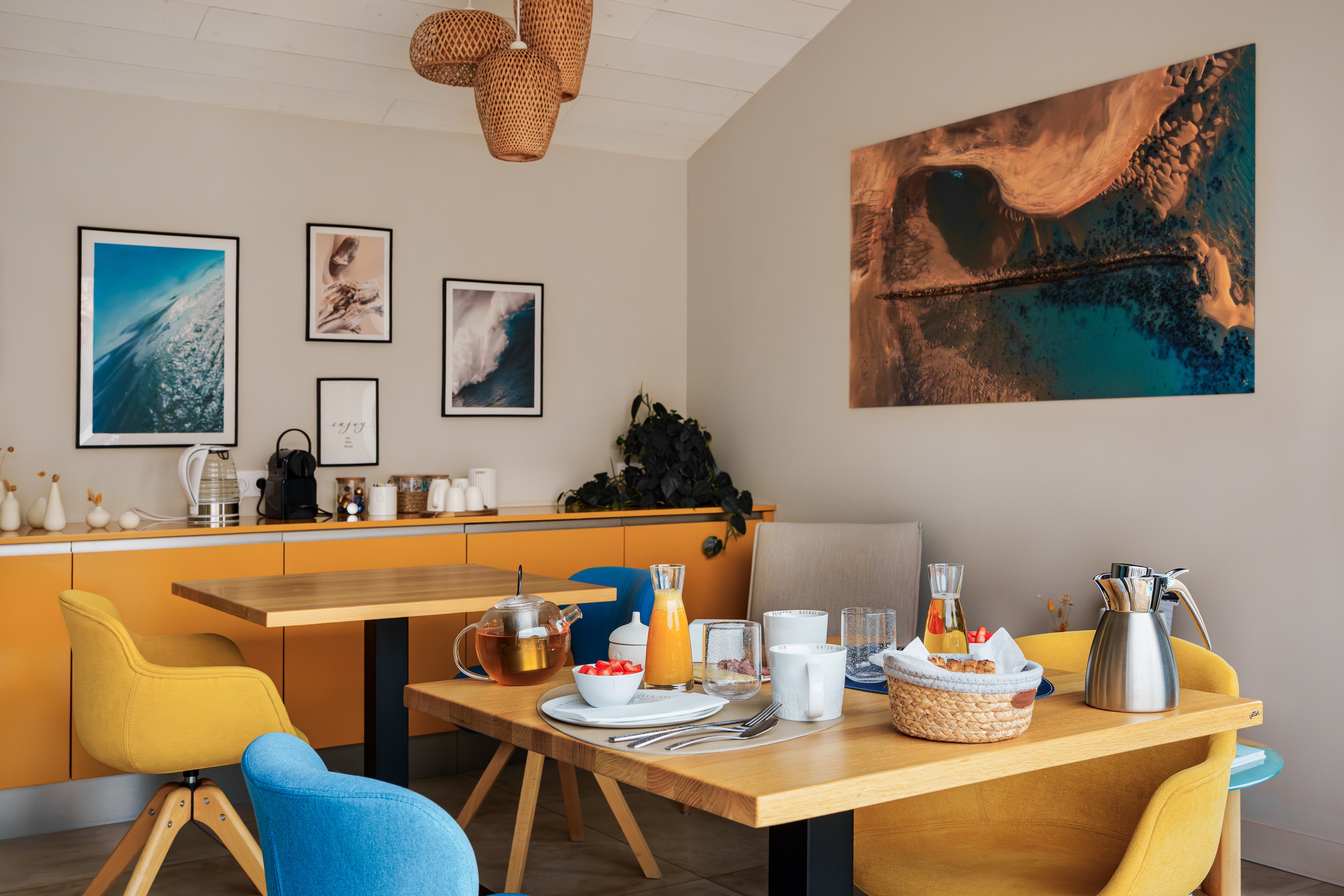 Breakfast room
