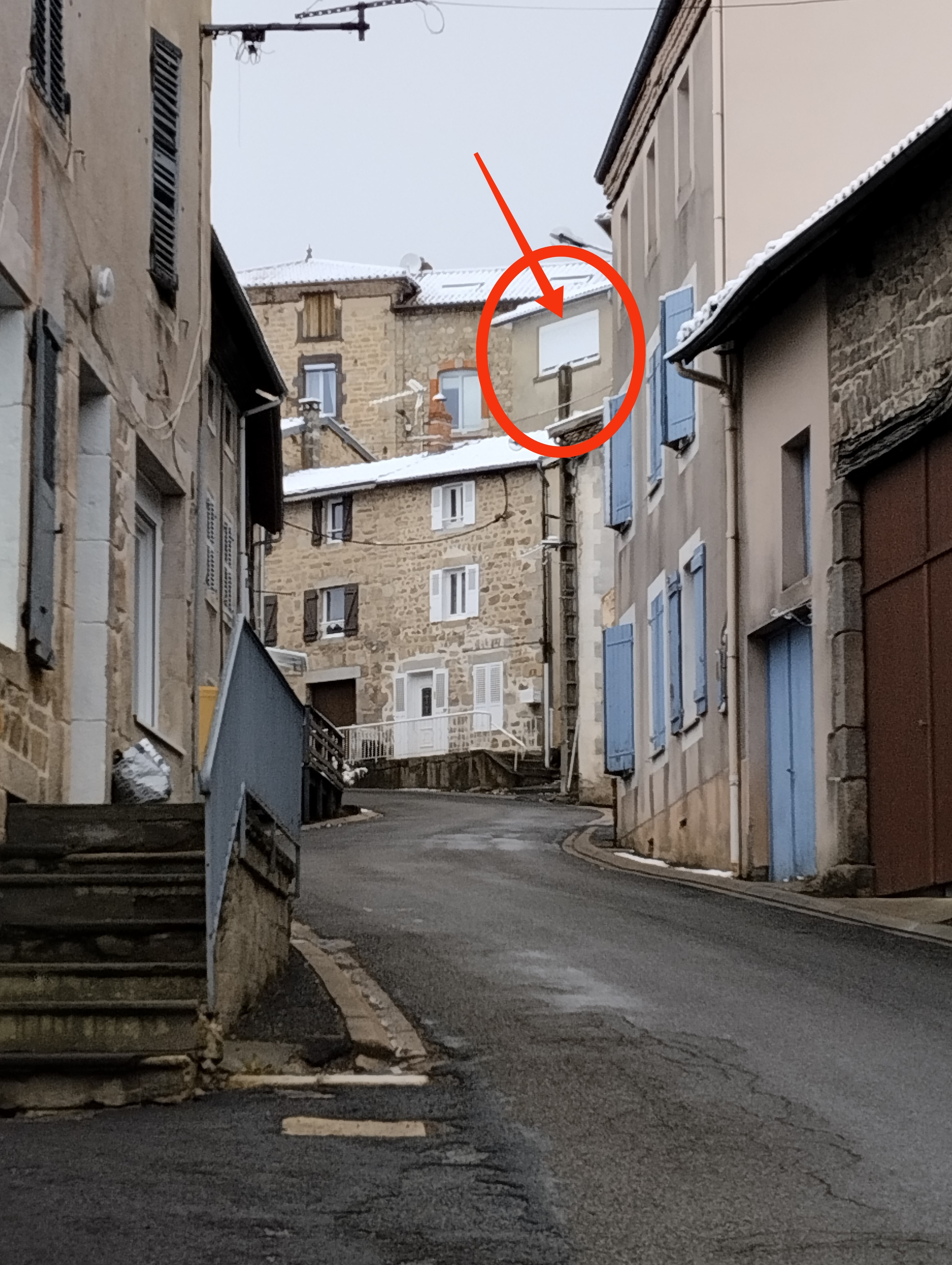 Chez Nelly - Gîte 2 personnes à Arconsat : Sa localisation dans le village